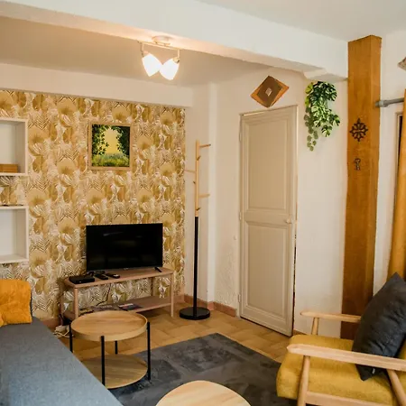 Ferienhaus La Petite Vue, Paranthese Enchantee Sous La Cite *