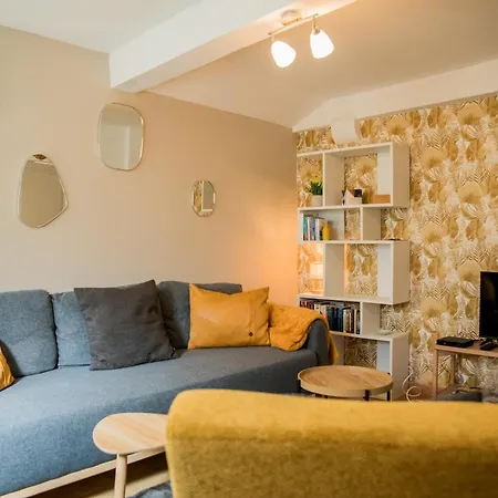 Ferienhaus La Petite Vue, Paranthese Enchantee Sous La Cite *