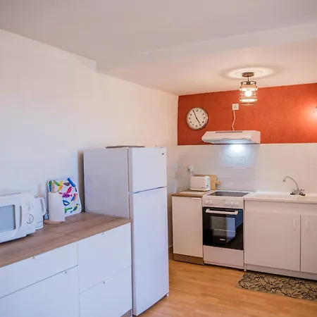 La Petite Vue, Paranthese Enchantee Sous La Cite