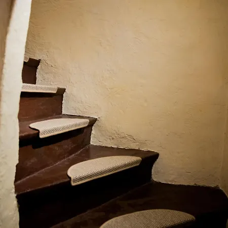 La Petite Vue, Paranthèse Enchantée Sous La Cité * Carcassonne