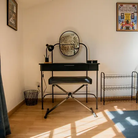 Ferienhaus La Petite Vue, Paranthese Enchantee Sous La Cite *